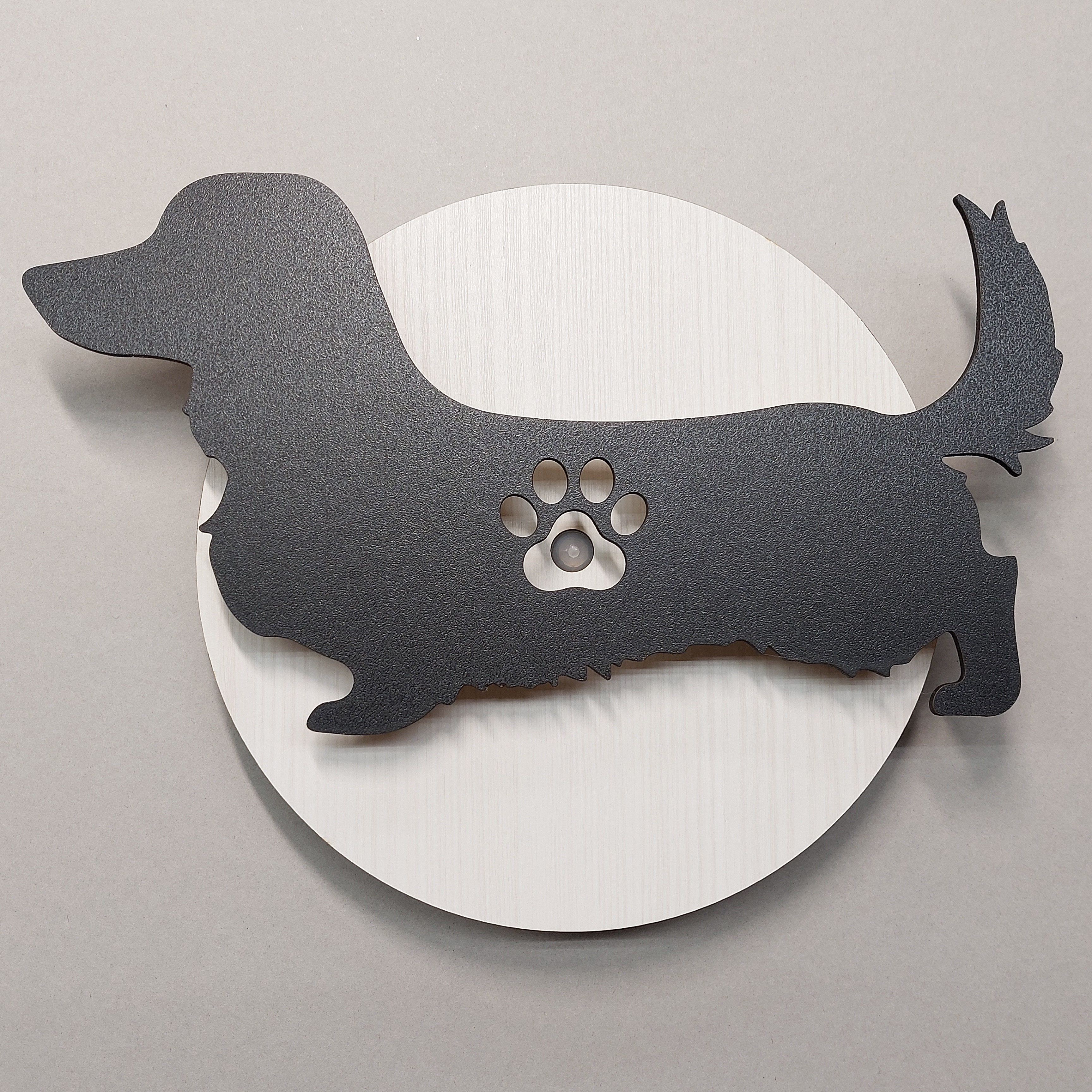 【人感センサー・ウォールライト】名入れ・文字入れ　はみ出しワンちゃん　ダックスフンド　黒