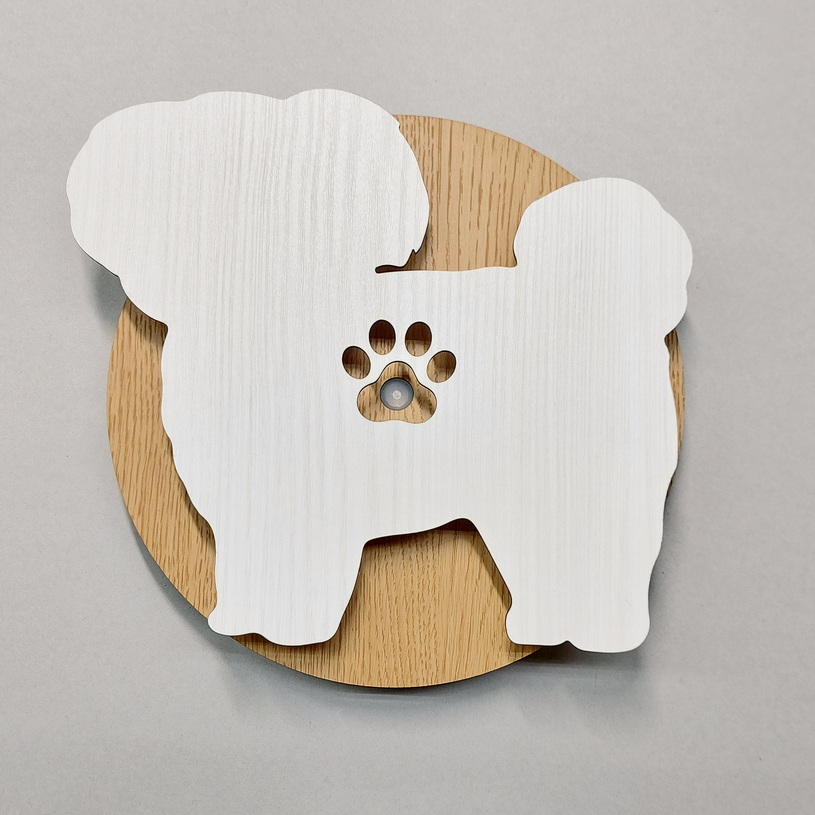 【人感センサー・ウォールライト】名入れ・文字入れ　はみ出しワンちゃん　マルチーズ　白