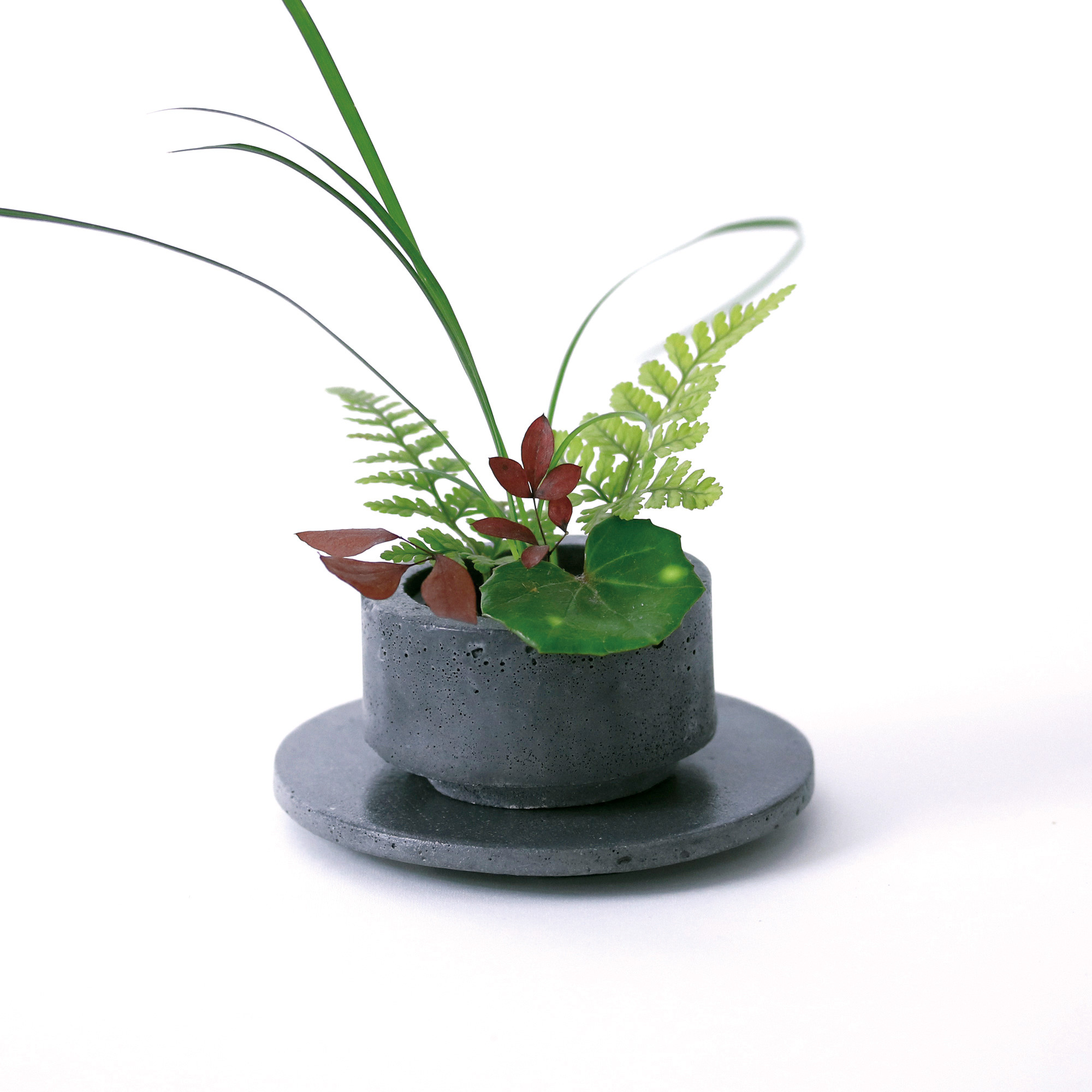 フレア型 金属花瓶 グレー 生け花 花器