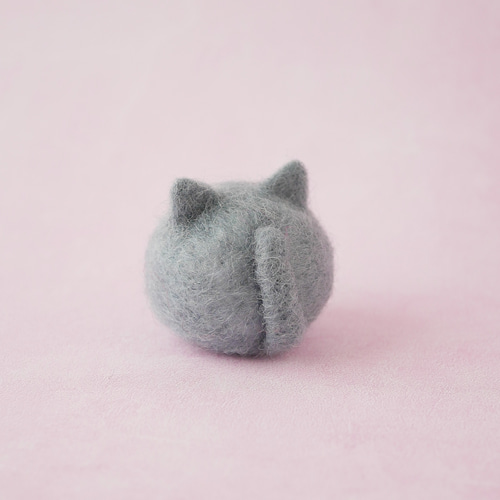 ふわもち猫ちゃんマスコット｜羊毛フェルト・ロシアンブルー風