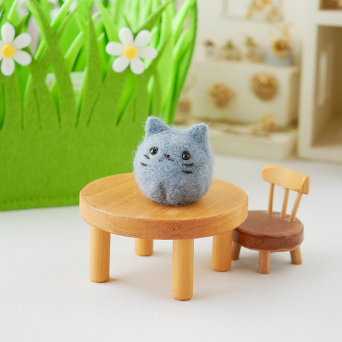 ふわもち猫ちゃんマスコット｜羊毛フェルト・ロシアンブルー風