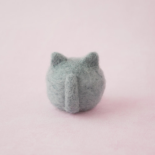 ふわもち猫ちゃんマスコット｜羊毛フェルト・ロシアンブルー風