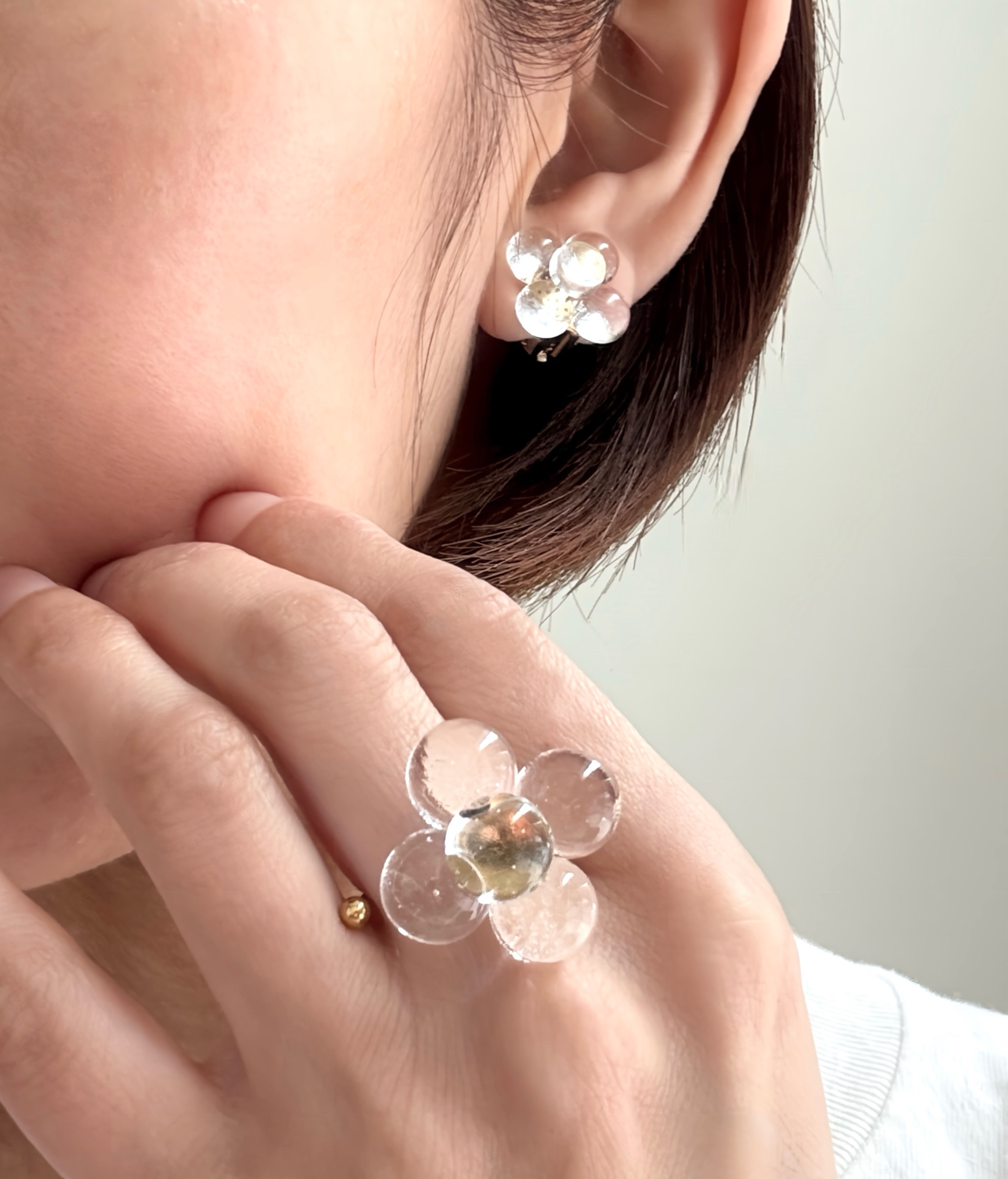 セット販売：手作りガラス：ハンドメイドガラスのイヤリング&指輪　flower（clear）
