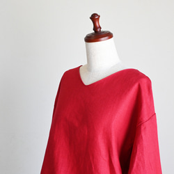 シンプルながら着映えする華やかレッド＊襟はすっきりVネック＊着心地抜群リネン100%＊選べる丈＊M〜3L 4枚目の画像