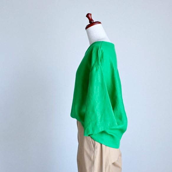 ビビッドグリーン＊襟はすっきりVネック＊着心地抜群リネン100%＊選べる丈＊M〜3L 5枚目の画像