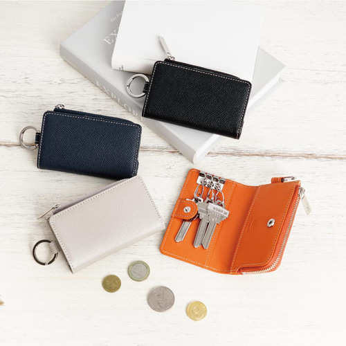 刻印可】鍵・小銭・カードがスマートに収まるキーケース｜エンボスL字