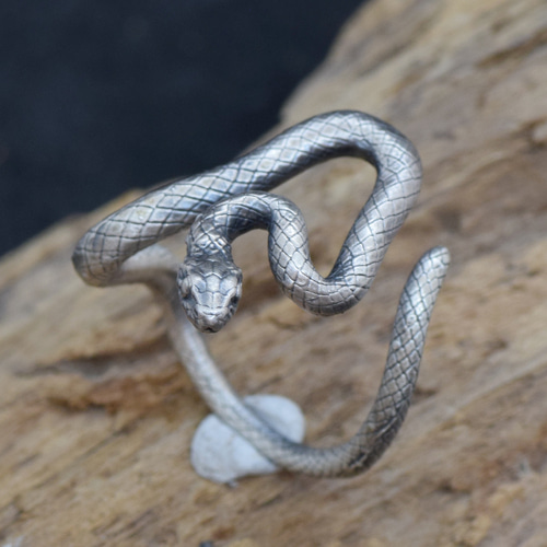 ヘビリング、コーンスネークのシルバーリング 指輪・リング アウトプッ