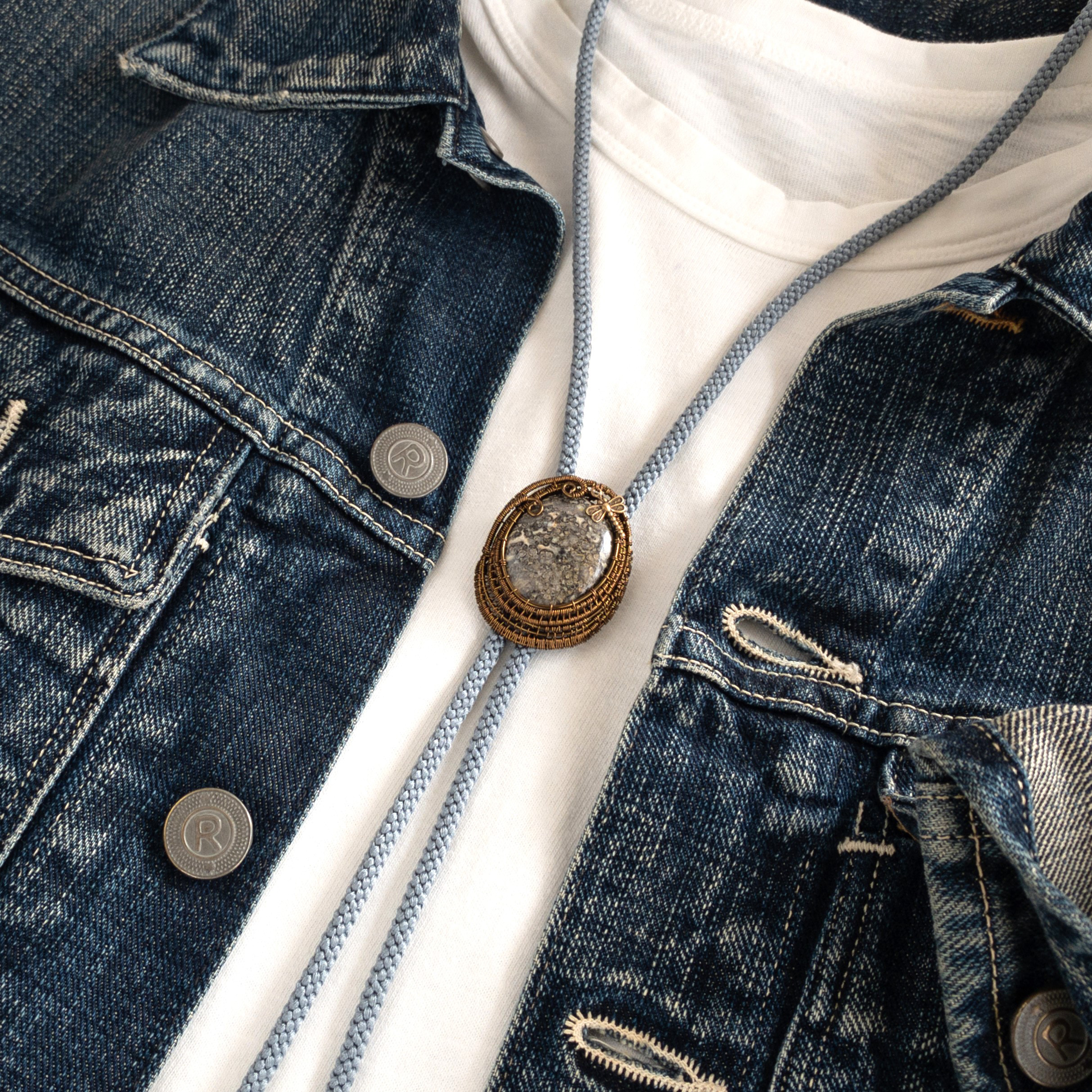 ＜レオパードスキンジャスパー＞ ラビュリントス ループタイ