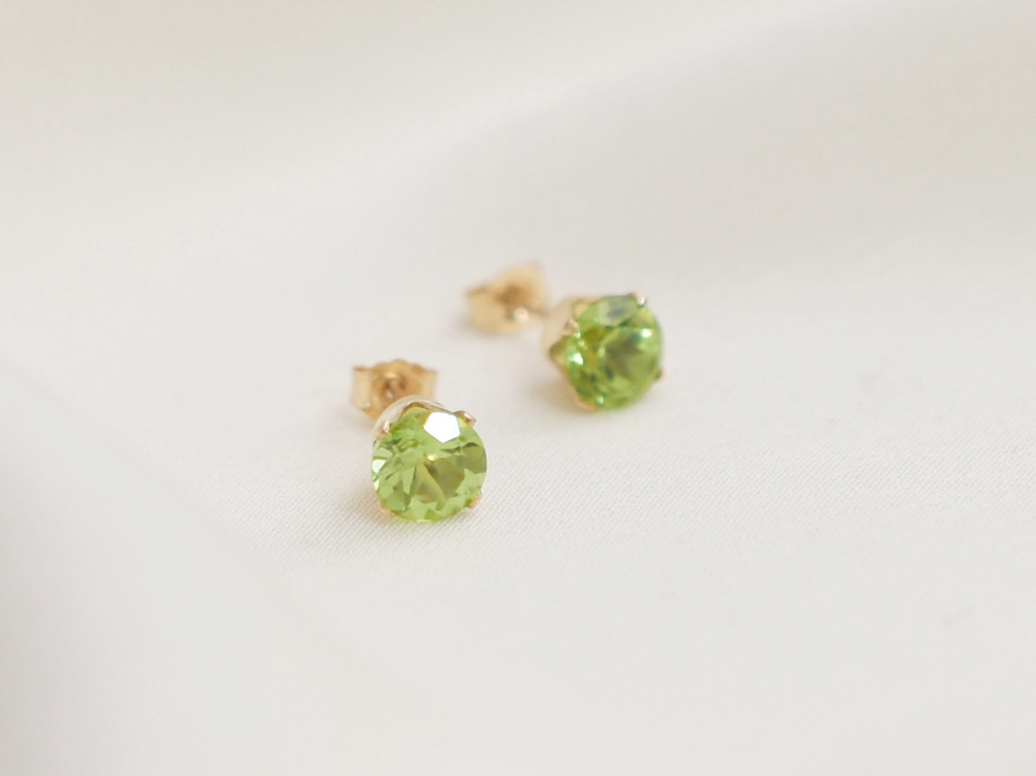 ▶︎6mm 麗しの ペリドット 天然石 8月誕生石 ▶︎ピアス 14kgf ▶︎