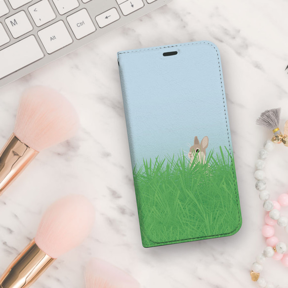 草むらのウサギ ベルトなし 帯なし ベルトレス 手帳型 iPhone スマホ ケース カバー 3枚目の画像