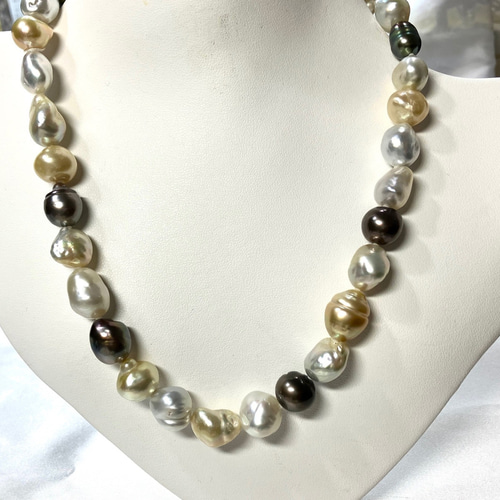 バロック南洋真珠マルチカラーネックレス デイリーユースで