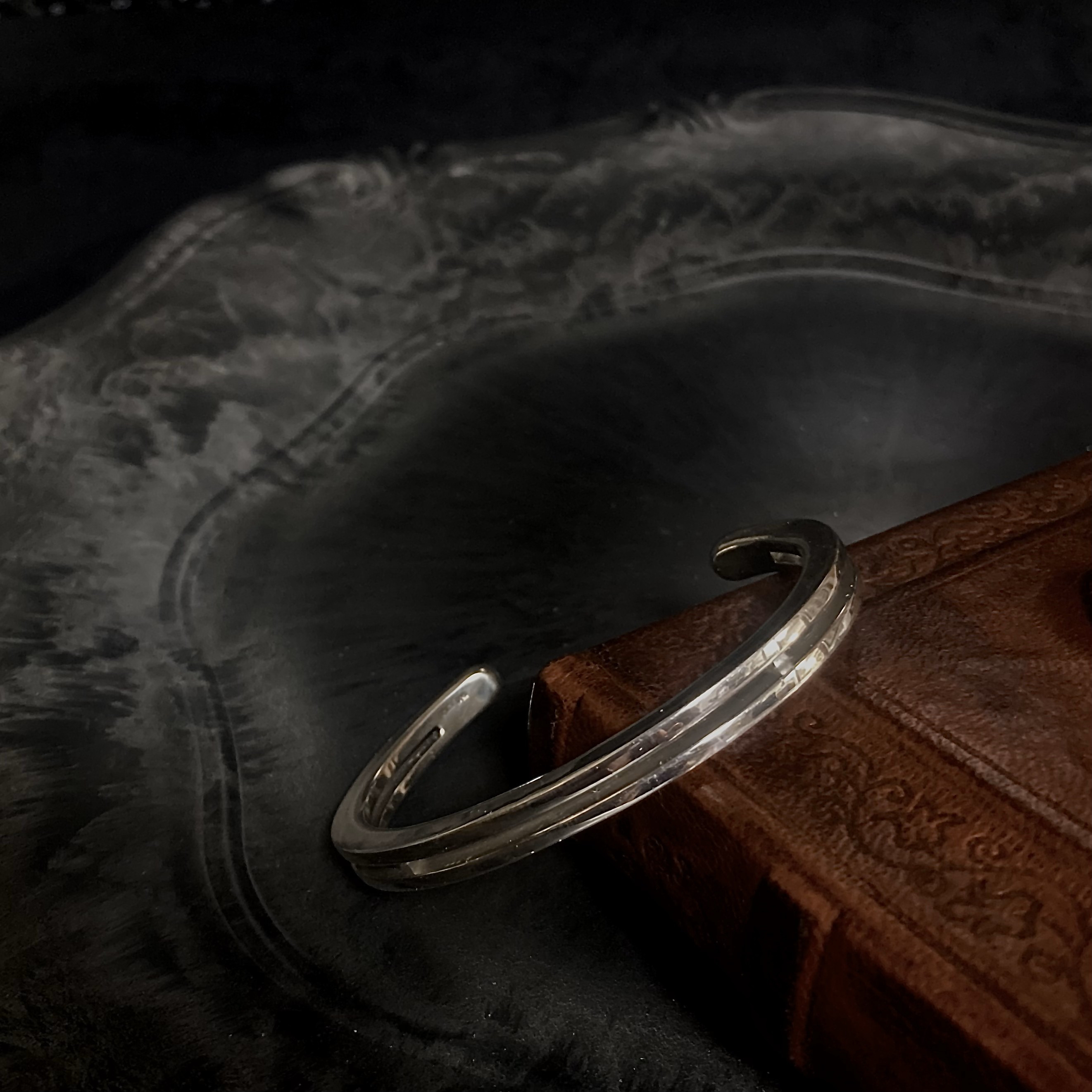 Geometric bracelet bangle