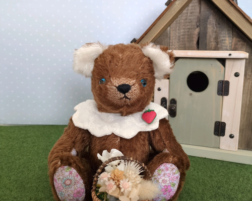 くまのぬいぐるみ レースのつけ襟＆おなかぽっこりのテディベア こげ茶