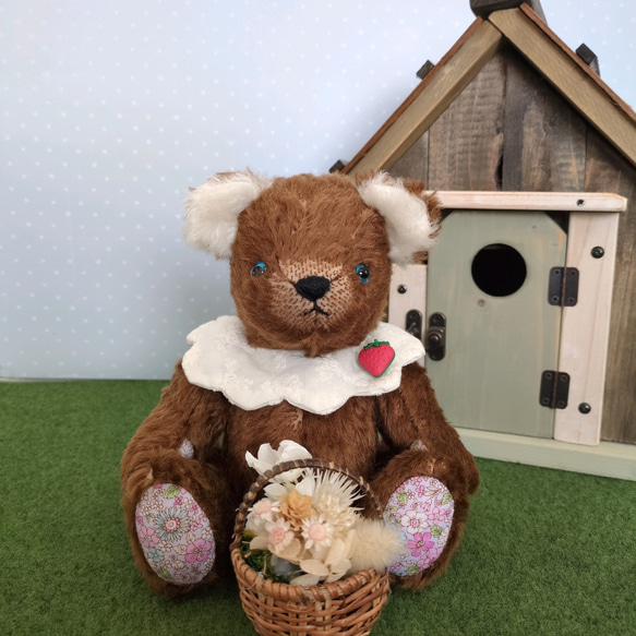 くまのぬいぐるみ レースのつけ襟＆おなかぽっこりのテディベア こげ茶