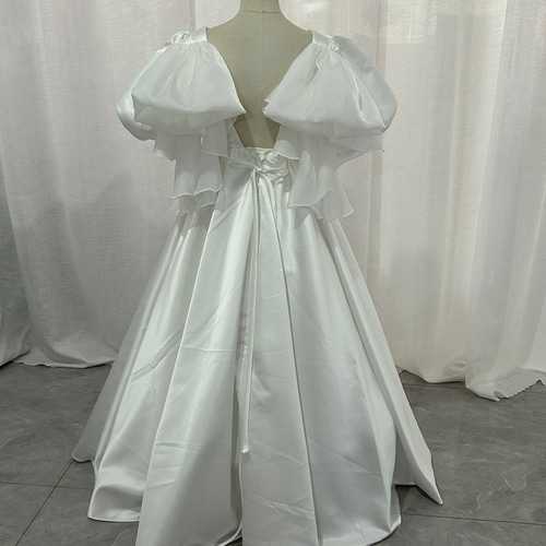 パーティードレス オフホワイト Vネック ふっくら柔らかなバックリボン  