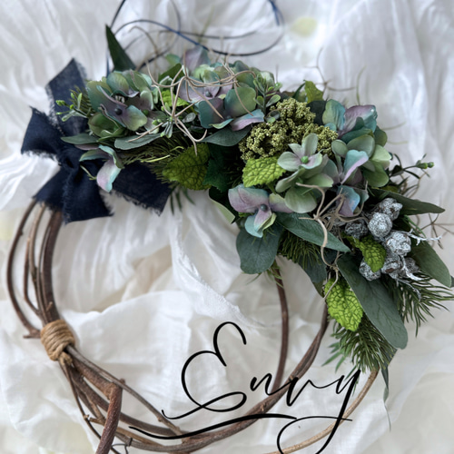 枯れない花｜玄関リース｜ブルーアジサイとユーカリの造花リース