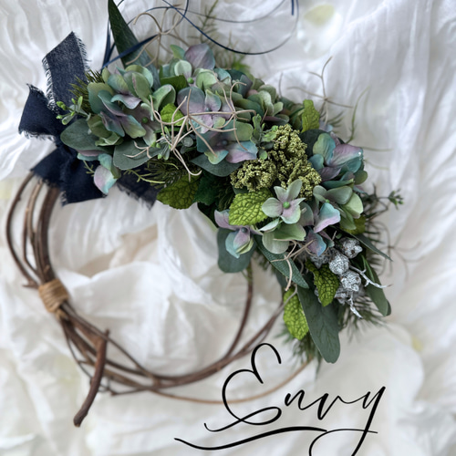 枯れない花｜玄関リース｜ブルーアジサイとユーカリの造花リース