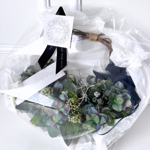 ブルーファンタジアユーカリ紫陽花リース 土と風の植物園｜＜Happy Birthday＞ブルーファンタジアとカリナ