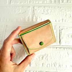 栃木レザー仕立て くるみボタンの三つ折り財布  誕生日プレゼントにもいい刻印無料 12枚目の画像