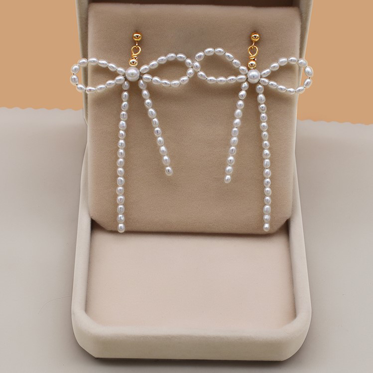 3mm淡水パールのピアス  イヤリング　真珠　淡水真珠　6月誕生石　夏の誕生石 ウェディング