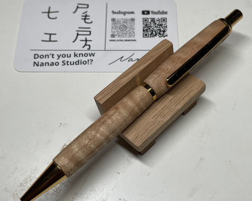 ギター材で製作した木軸ボールペン【トラ杢メイプル】 ペン・筆記用具