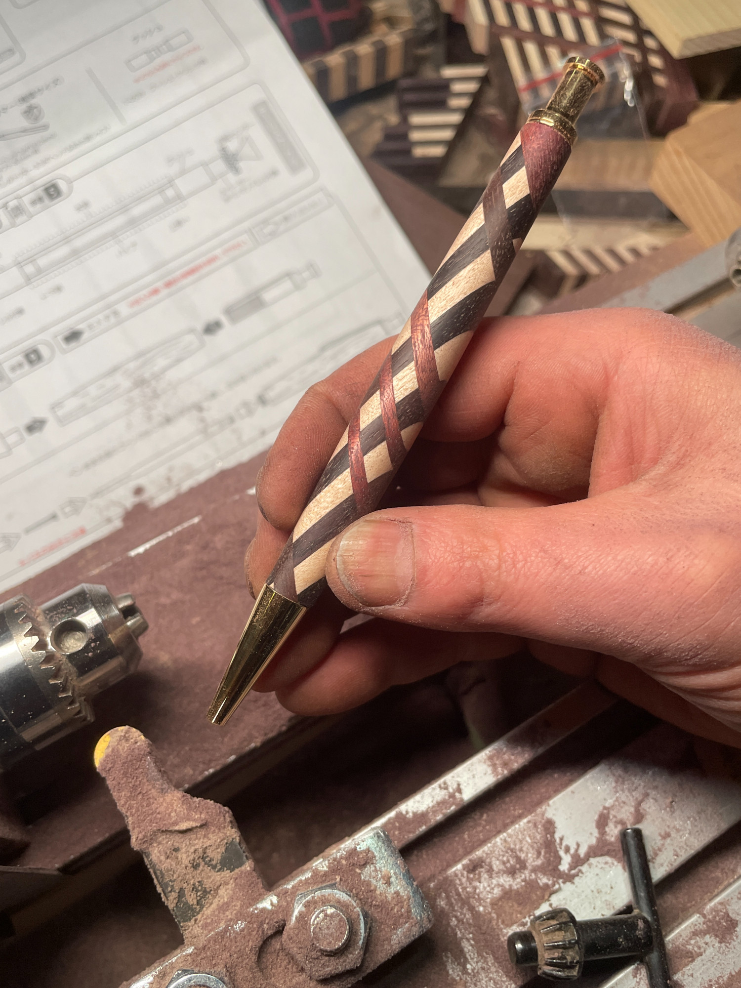 ギター材で製作した寄木細工ボールペン【紗々】