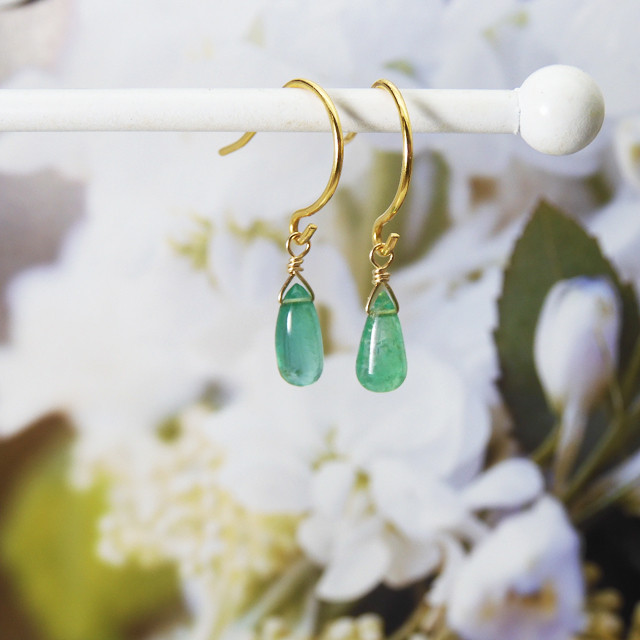 エメラルド ピアス  J-34