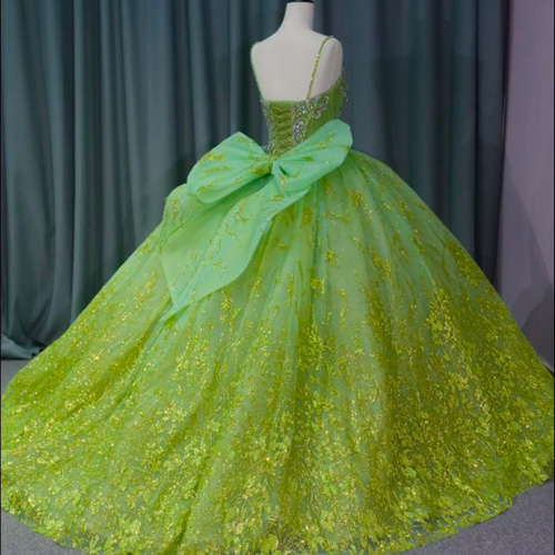 グラデーション グリーンxイエロー バックリボン 豪華なカラードレス  