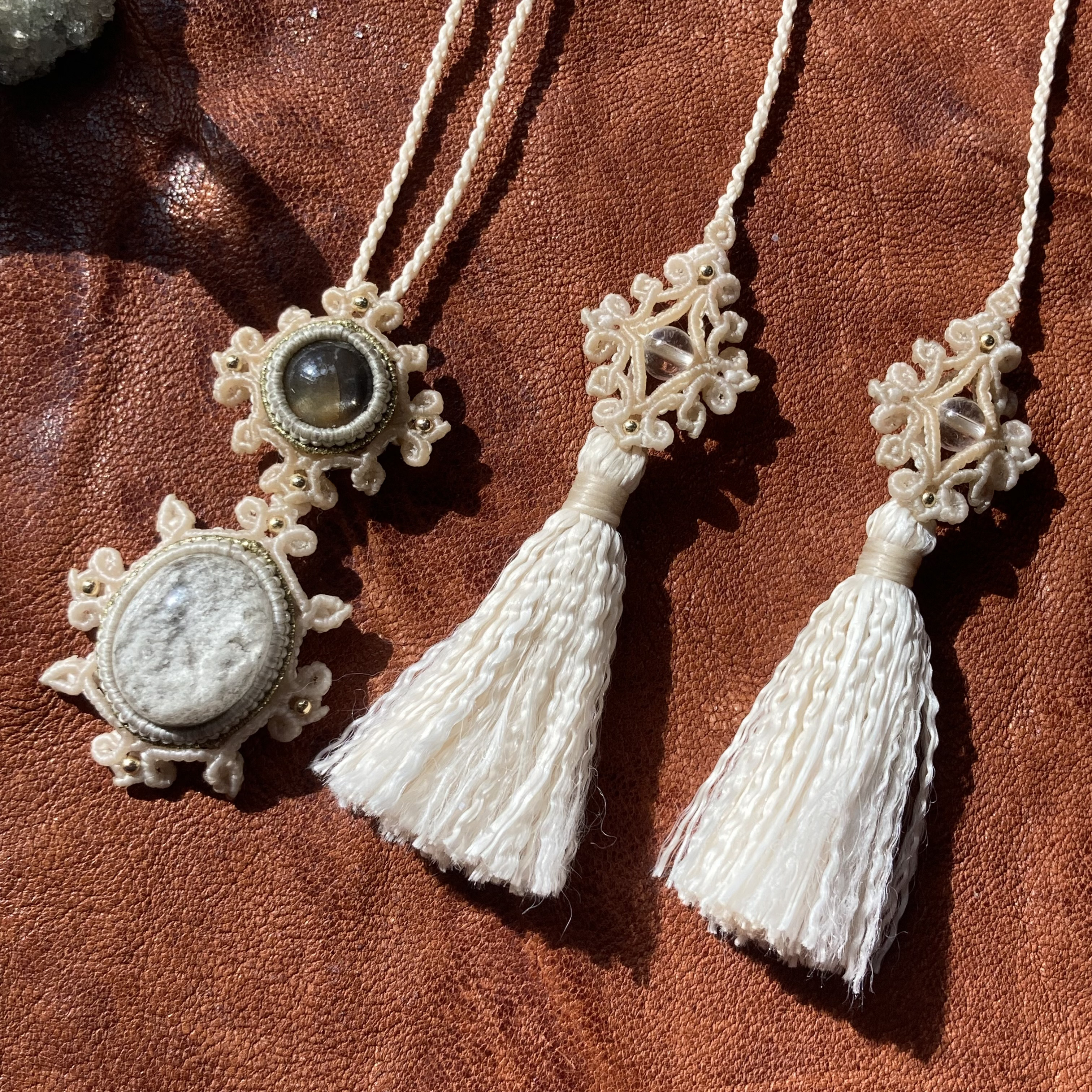 -陰と陽- 曼荼羅 ブラックスターサファイア&ガーデンクォーツマクラメネックレス