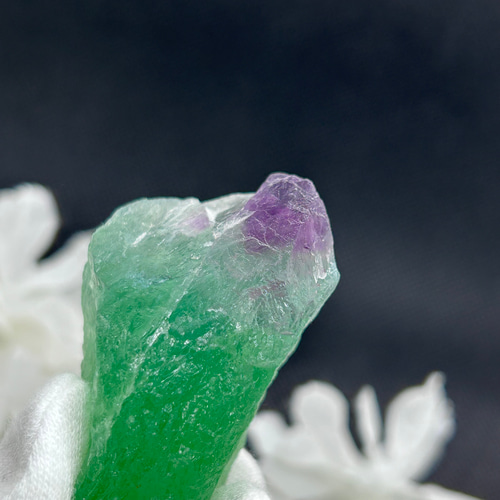 天然石フローライトのポイント 置物D.57