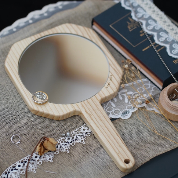 手鏡 木製 ハンドミラー 丸型 天然木 かわいい 無垢材 ナチュラル 美容