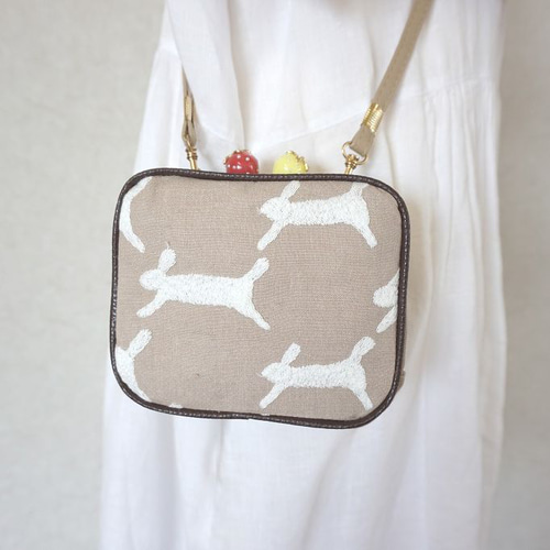 ミナペルホネンハンドメイド　サコシュ風がま口ショルダーポーチ　ゆゆ mina perhonen - ミナペルホネン ハンドメイド yume tambourine