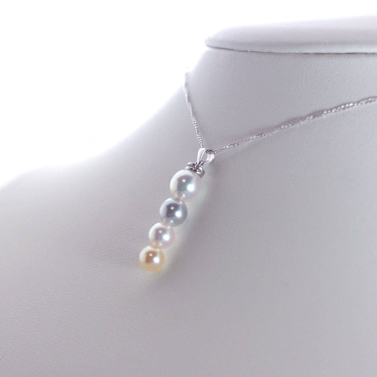 マルチカラー アコヤ真珠 の 4連 ペンダント ネックレス s925 金属アレルギー対応