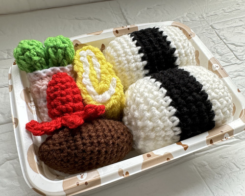 手編みのお弁当☆あみぐるみ おままごと アクリル毛糸 あみぐるみ