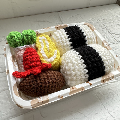 手編みのお弁当☆あみぐるみ おままごと アクリル毛糸 あみぐるみ