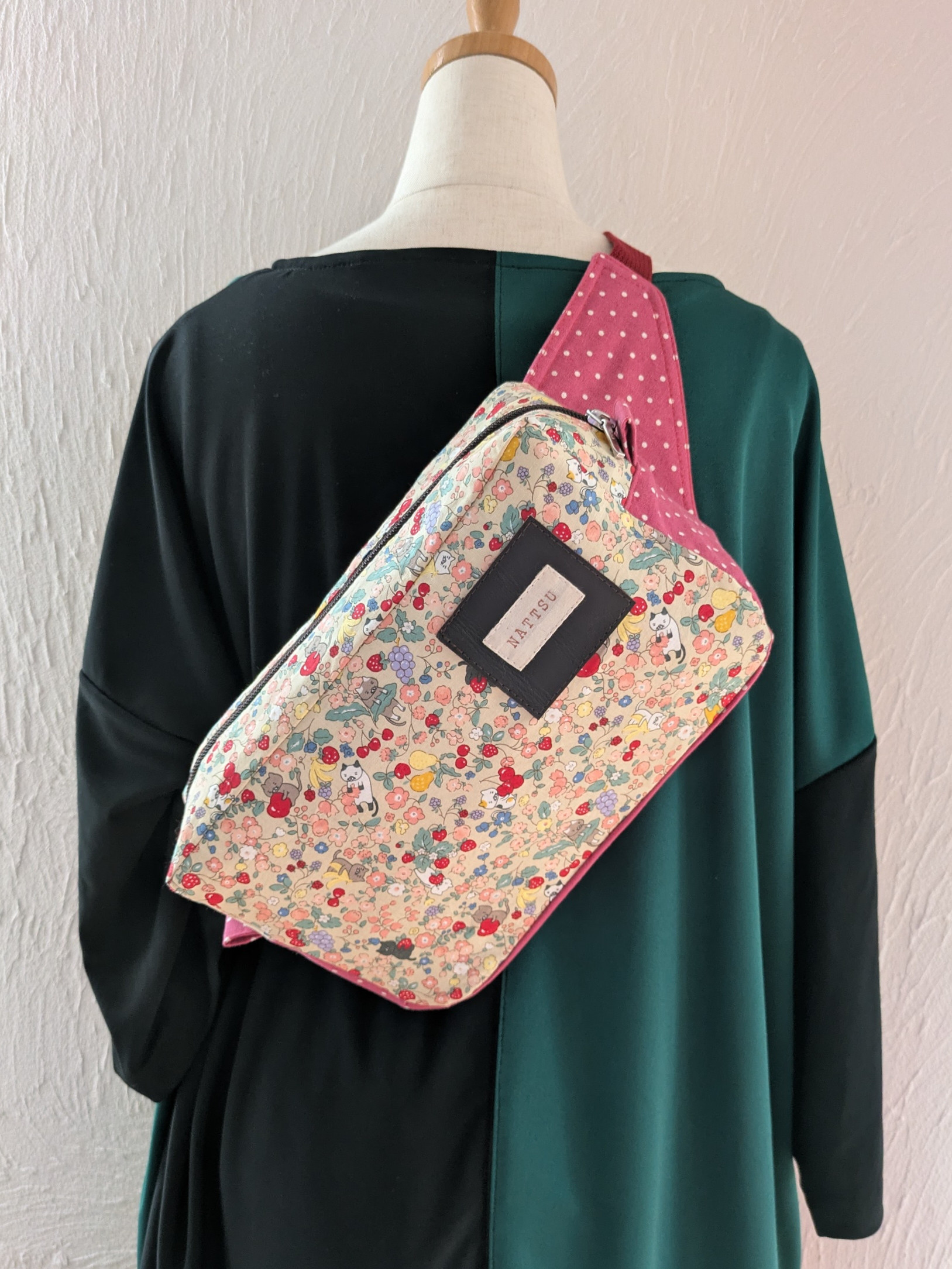 ボディバッグ兼ウエストポーチ