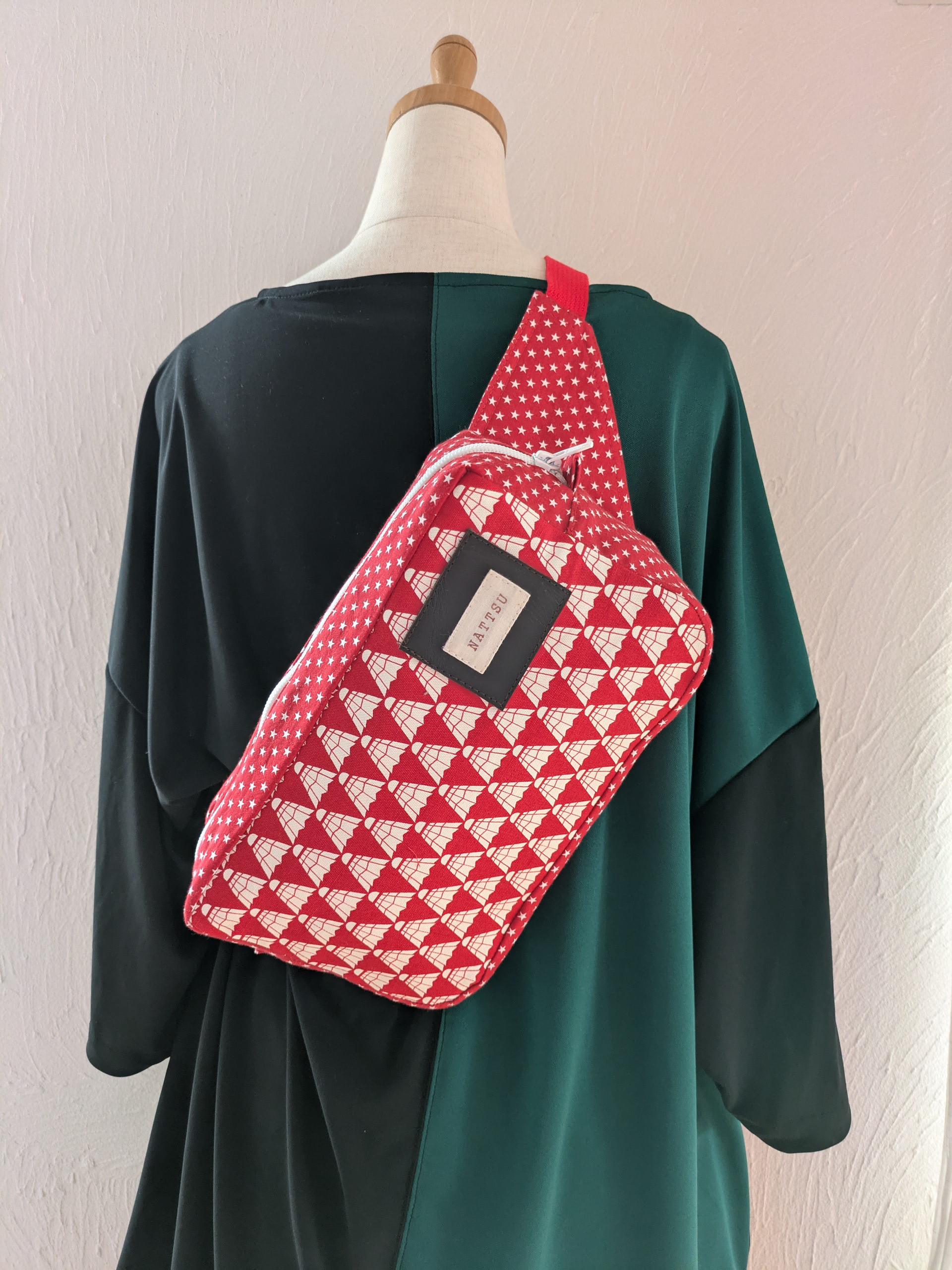 ボディバッグ兼ウエストポーチ