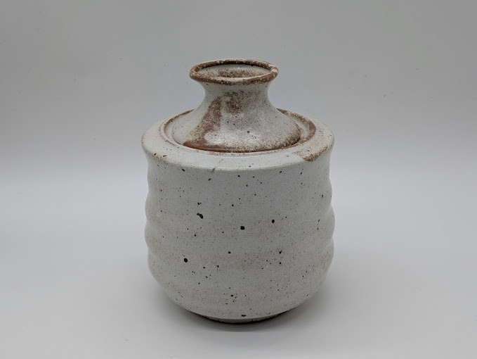 461-0016　徳利 盃 ぐい呑 酒器 和陶器 和モダン /　錆志野酒燗器/大