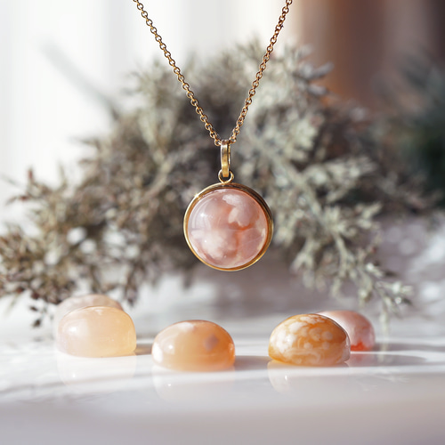 【海】K18　メノウ　瑪瑙　金枠　ペンダント　重量約１１ｇ 海】K18 メノウ 瑪瑙 金枠 ペンダント 重量約11g 海】K18 メノウ