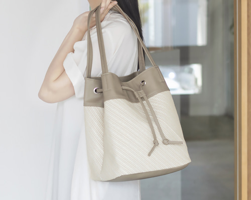 b7c03e63f7d4c0e7dd3b546242015d