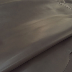 ≪ 国産牛革・半歳 ≫ ステアレザー：レミー/Remy（グレー系(428)：268デシ） 1枚目の画像
