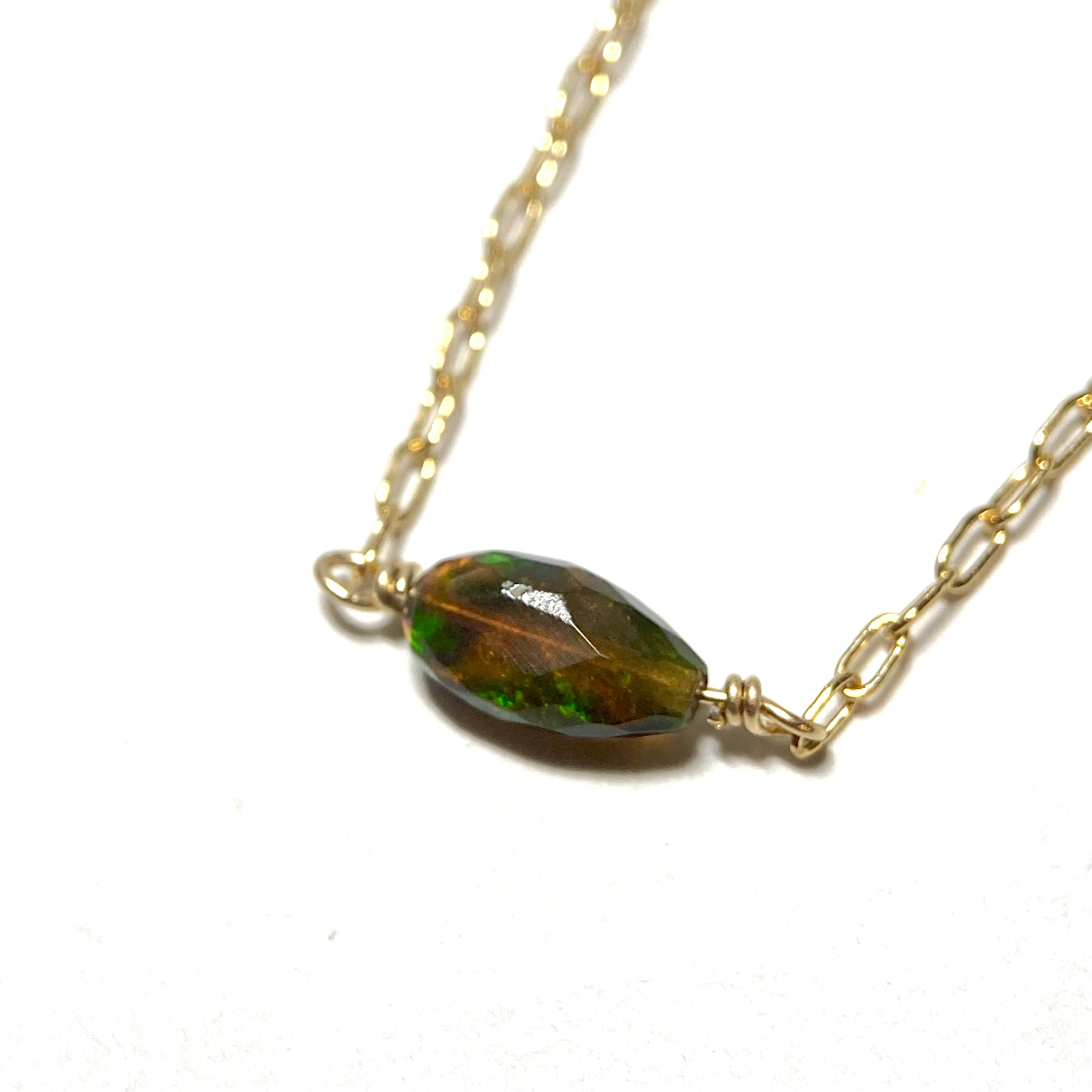 オパール　ブラックオパール　ビーズ　ネックレス　14kgf    イエローゴールド