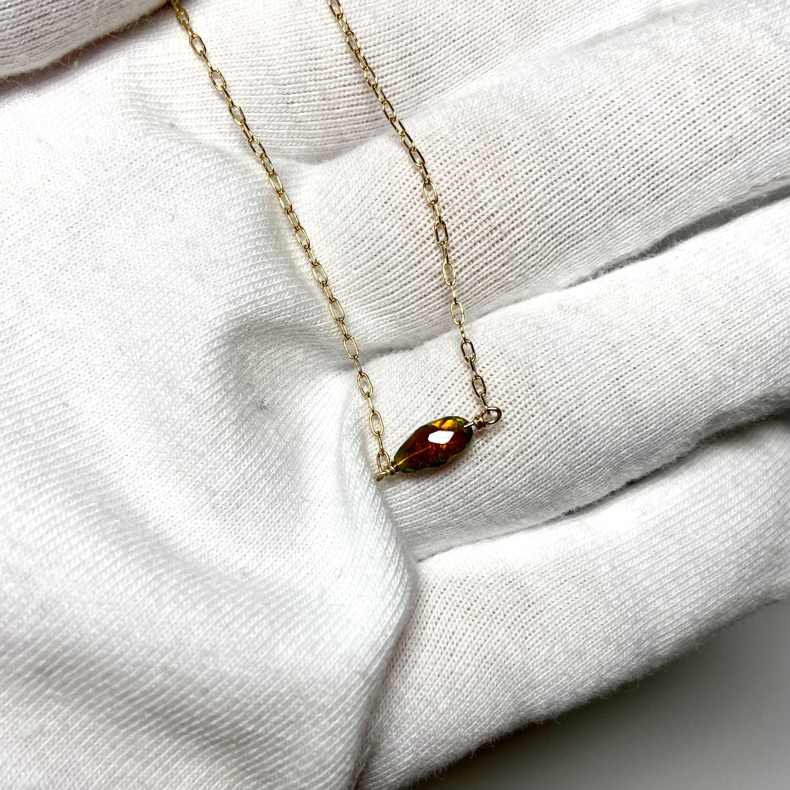 オパール　ブラックオパール　ビーズ　ネックレス　14kgf    イエローゴールド