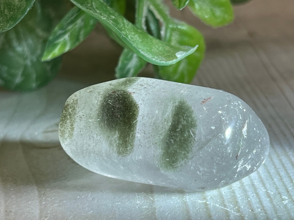 千層ガーデンクォーツ 原石 タンブル 苔入り水晶 クリスタル