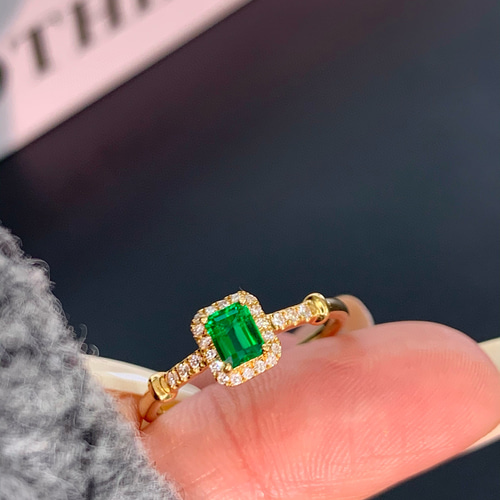 愛の成就」K18 天然エメラルド 春 並び無い 高貴 5月誕生石 夫婦愛