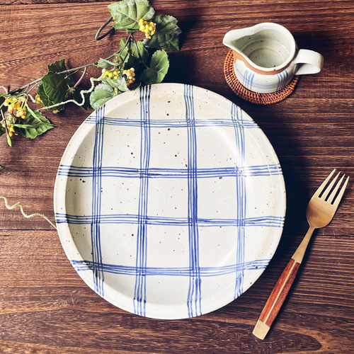 青地に白の浮彫りデザイン プレートセット 白マット呉須筋格子柄＊25センチ＊オプションあり＊ 大皿 陶房杉 通販