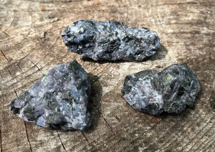 Natural Mystic マダガスカル産　インディゴガブロ　原石　3個セット