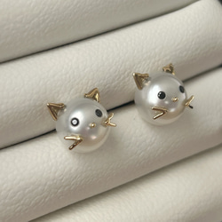 k18白蝶真珠ネコピアス k18白蝶真珠猫ピアス ピアス（スタッド・一粒） toshie pearl