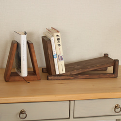 国産杉の無垢材でつくるツリー型本棚】角が丸く安心安全 ブック