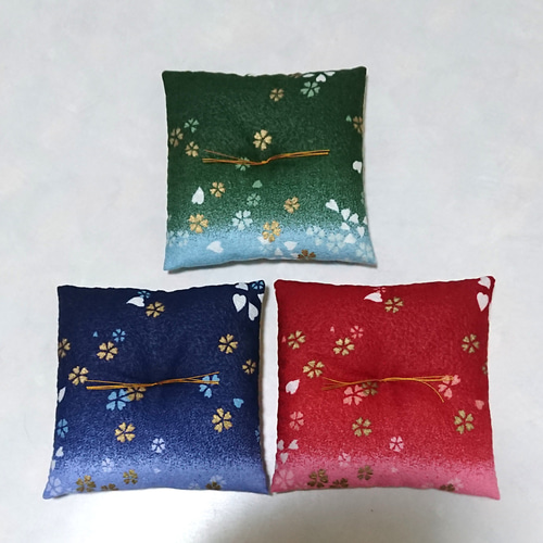 ミニ座布団 置物用 桜吹雪 ハンドメイド ミニチュア ミニ座布団 置物用 桜吹雪 ハンドメイド ミニチュア